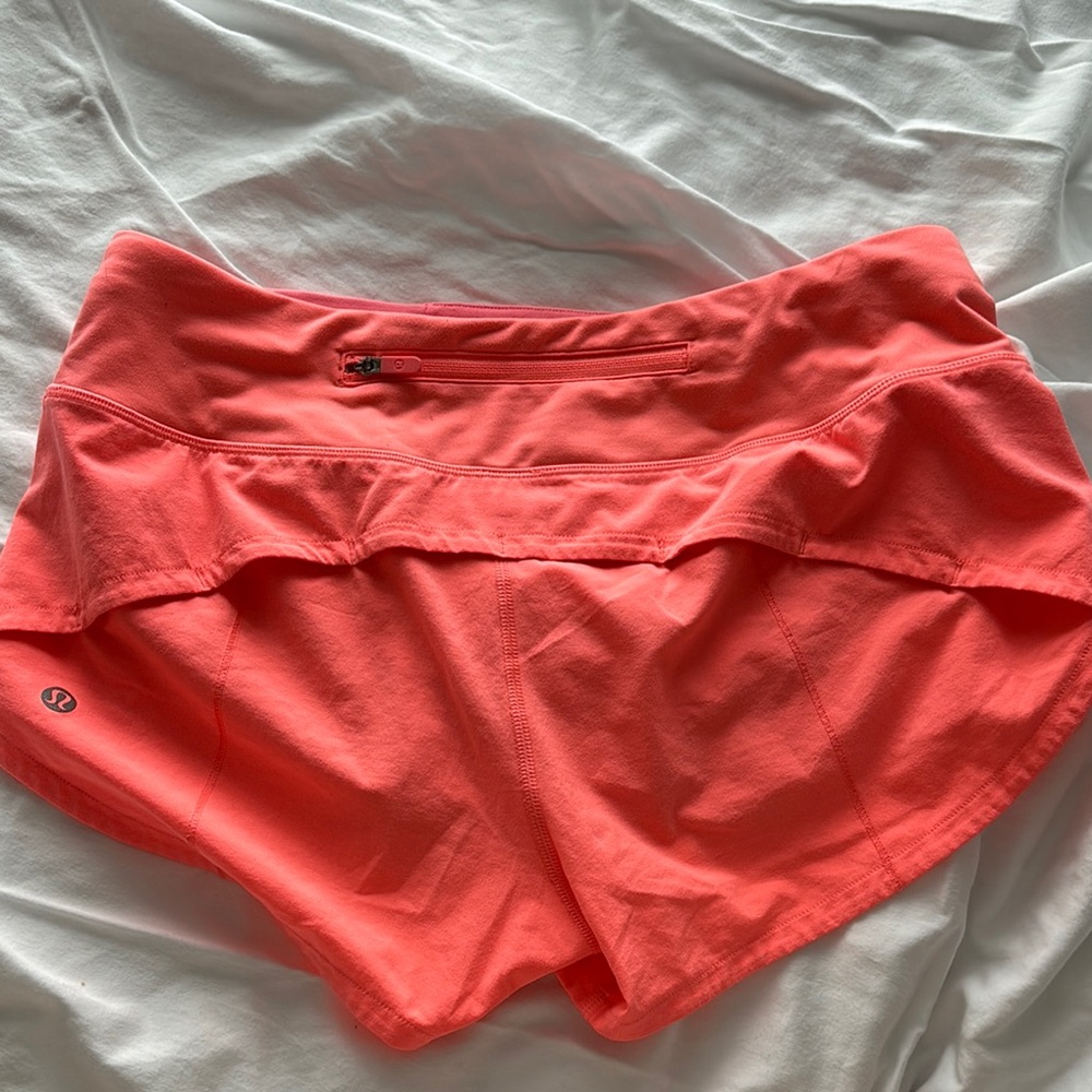 Lulu Coral Speed Up Shorts 2.5” Size 4